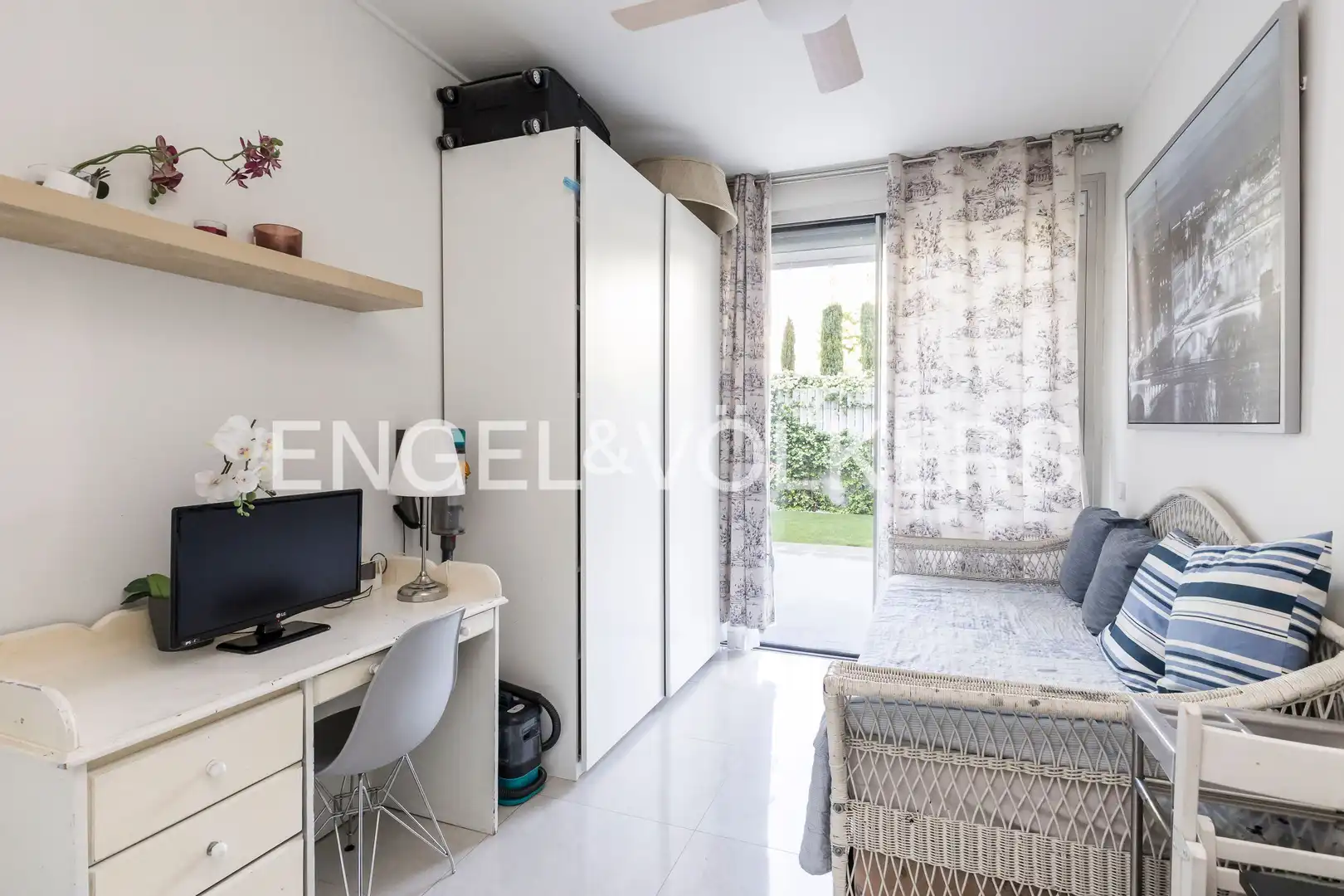 Habitación de Apartamento en venta en Pozuelo de Alarcón con Aire acondicionado, Calefacción y Jardín privado