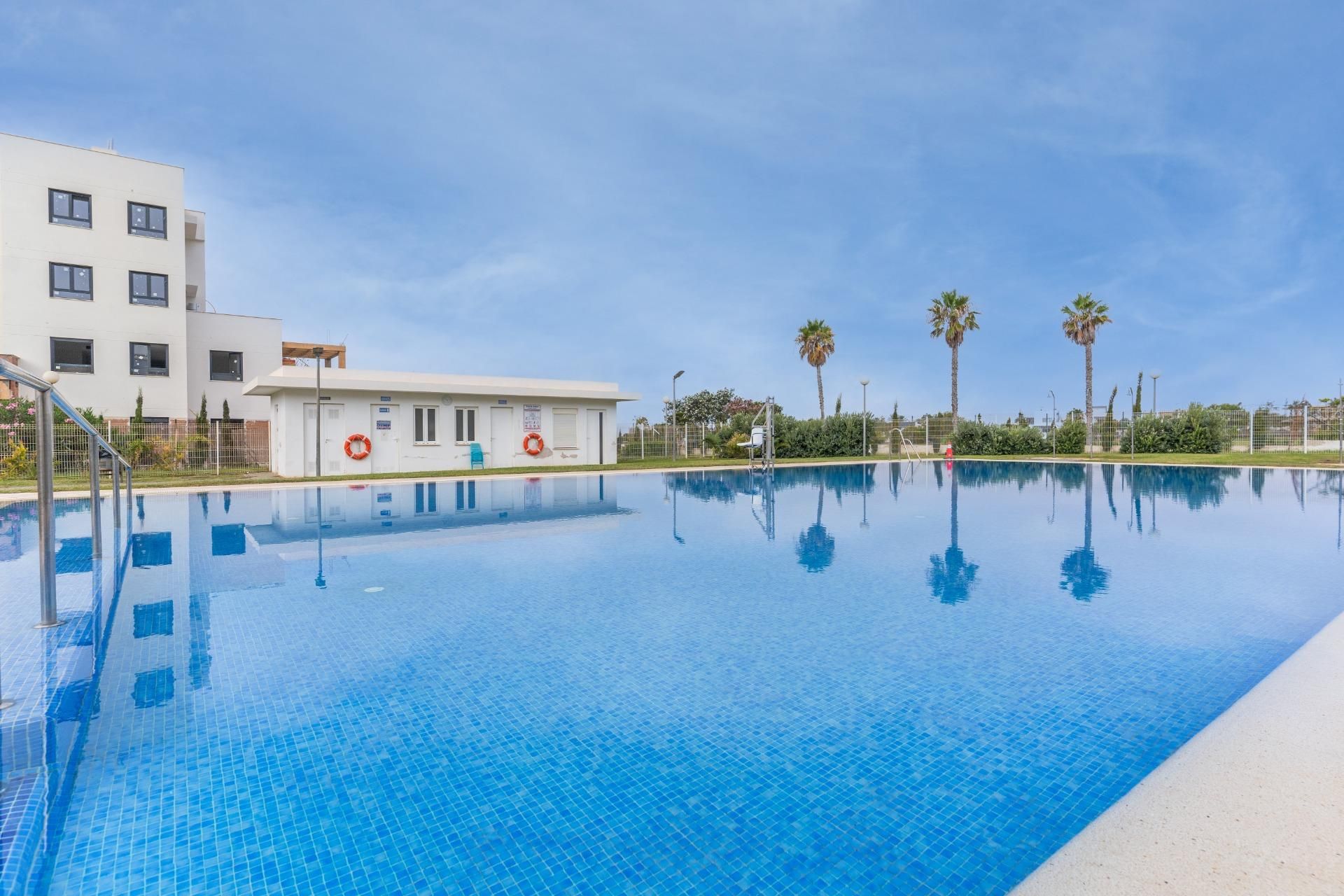 Piscina de Planta baixa en venda en  Almería Capital amb Jardí privat, Terrassa i Piscina comunitària