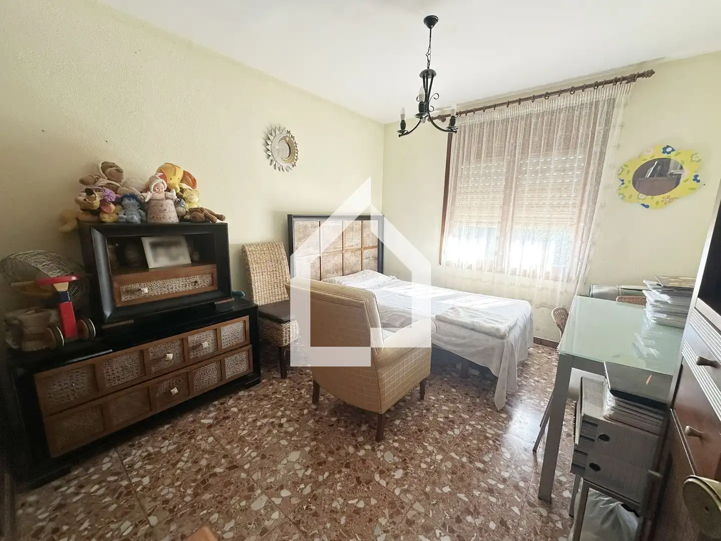 Dormitori de Casa o xalet en venda en San Vicente del Raspeig / Sant Vicent del Raspeig amb Jardí privat, Terrassa i Piscina
