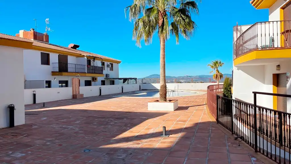 Terraza de Piso en venta en Alcaucín con Piscina comunitaria