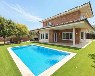 Piscina de Casa o xalet de lloguer en Sant Cugat del Vallès amb Aire condicionat, Calefacció i Jardí privat
