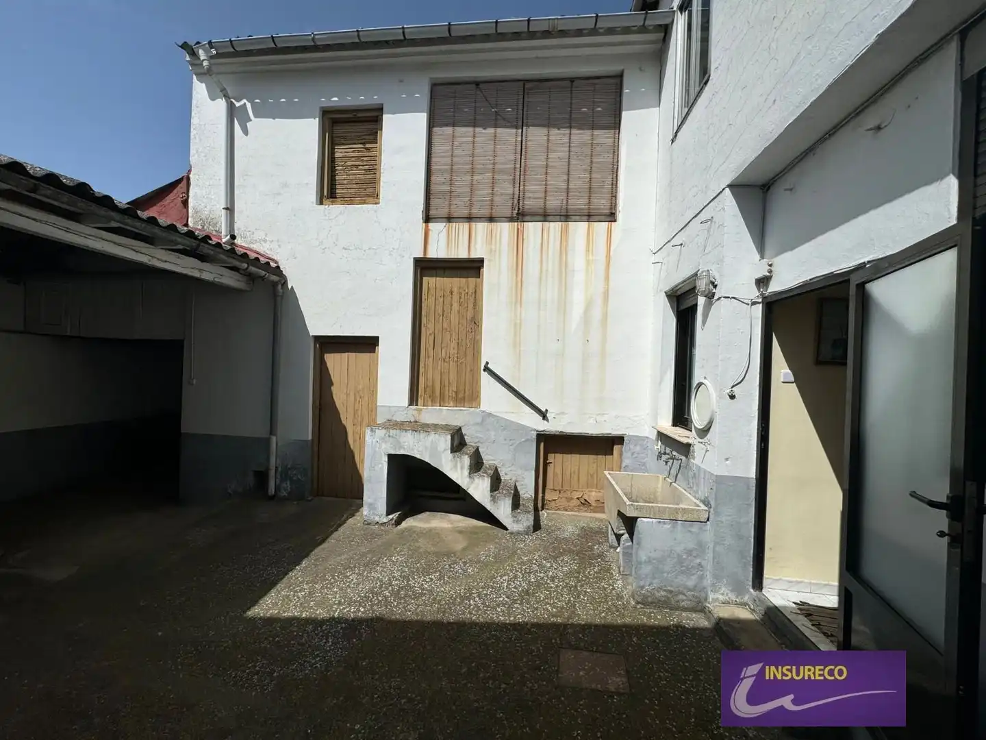 Vista exterior de Casa o xalet en venda en Santa Marina del Rey amb Calefacció, Terrassa i Traster