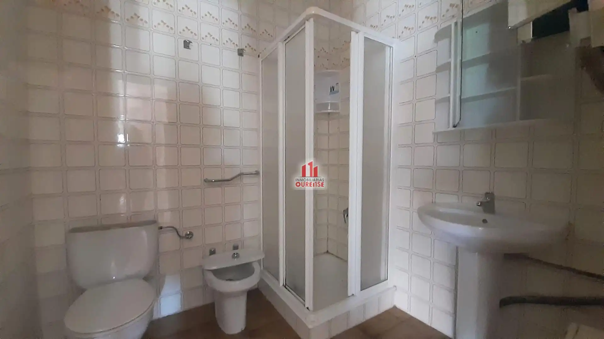 Bathroom of Houses for sale in Ourense Capital   with Furnished and Balcony