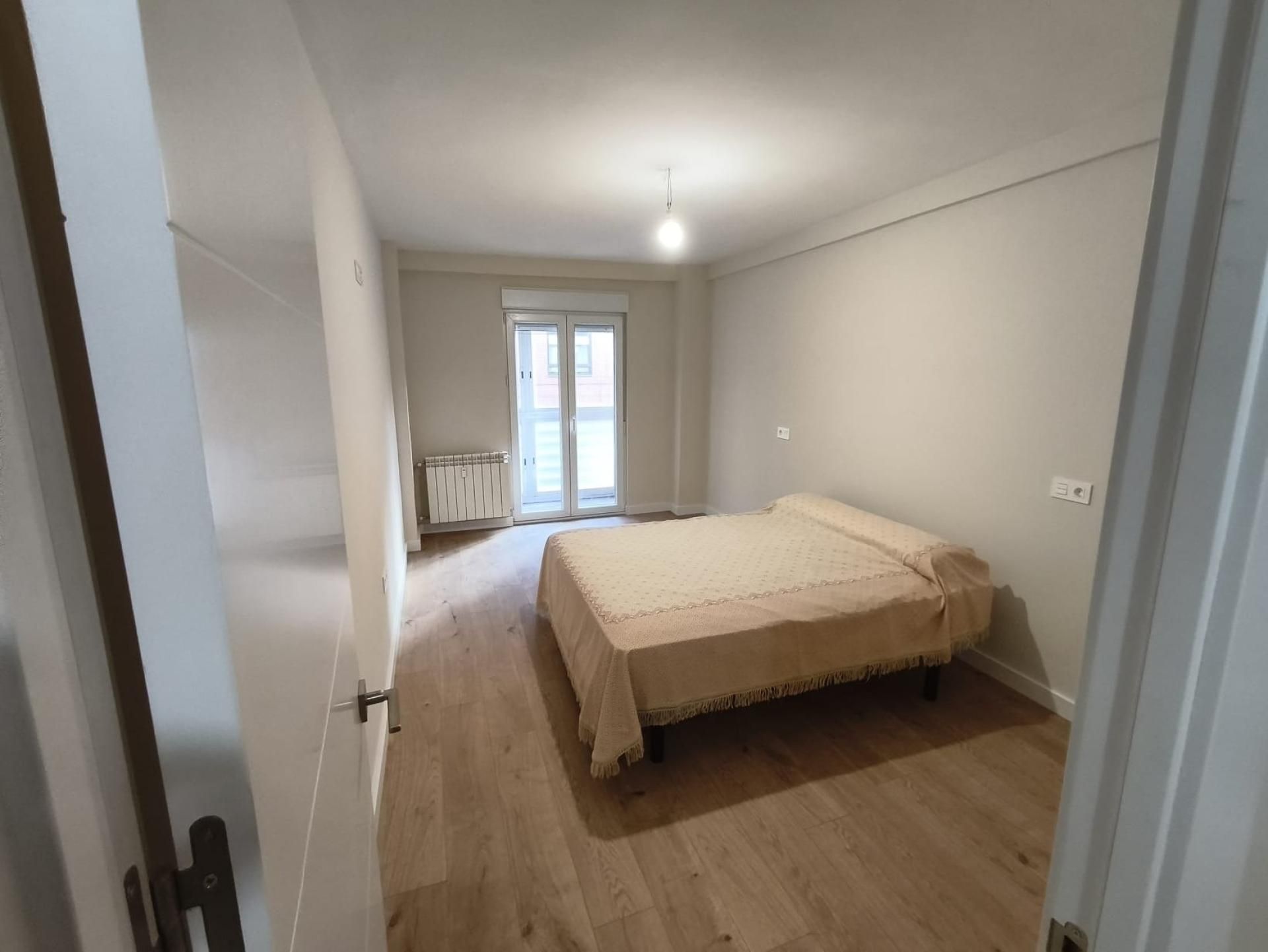 Dormitori de Pis en venda en León Capital  amb Calefacció i Terrassa