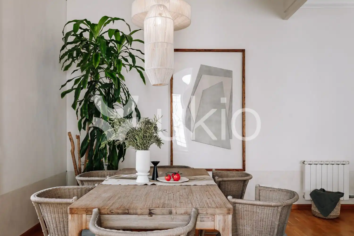 Comedor de Apartamento de alquiler en Barcelona con Aire acondicionado, Calefacción y Amueblado
