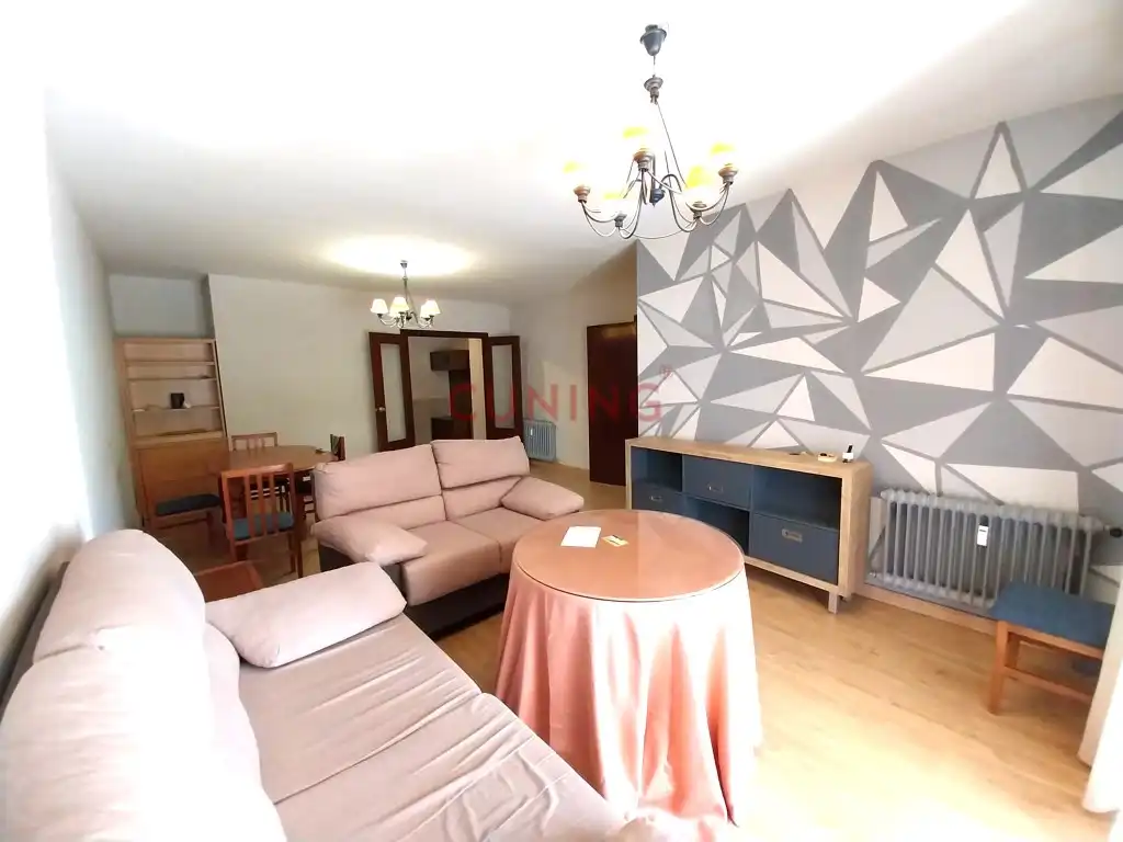 Piso con ascensor en venta en Calle Obispo Segura Saez