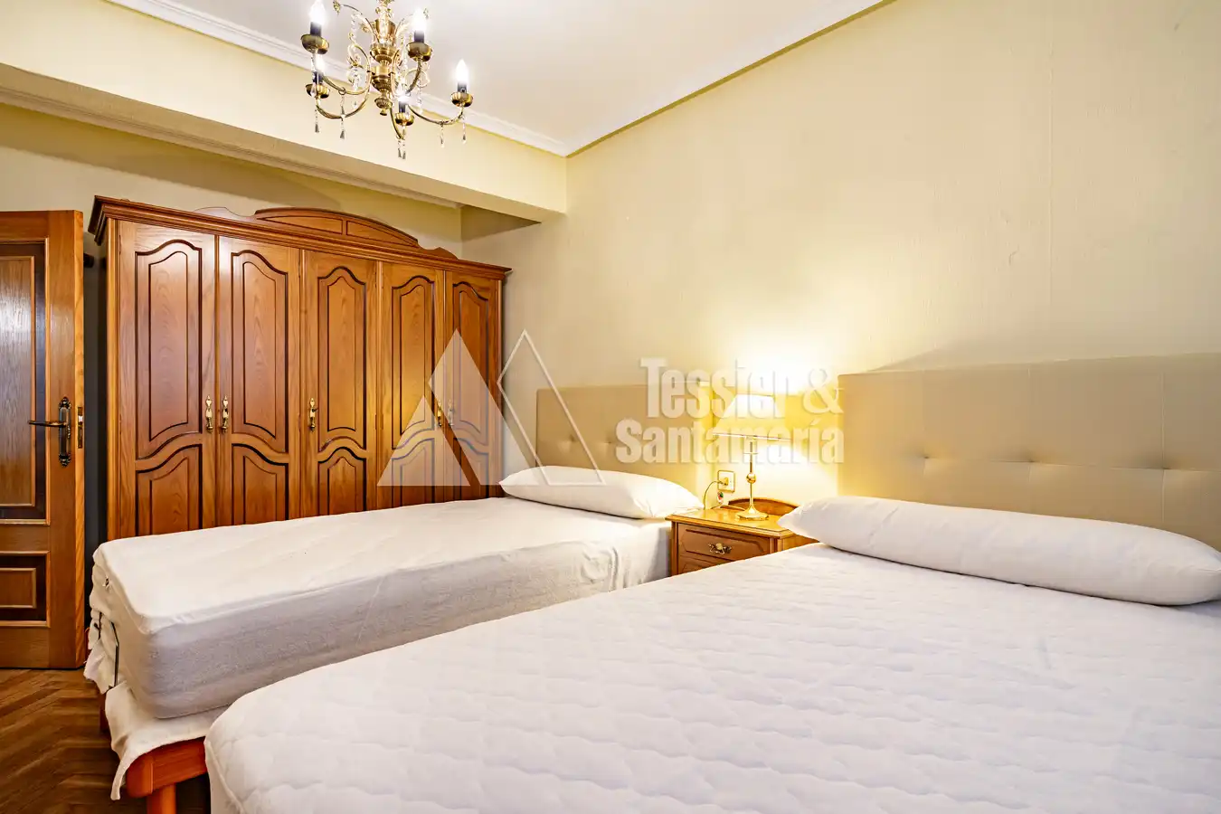 Bedroom of Flat for sale in Gijón   with Heating and Furnished