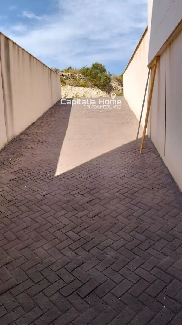 Aparcament de Casa o xalet en venda en Relleu amb Aire condicionat, Calefacció i Piscina