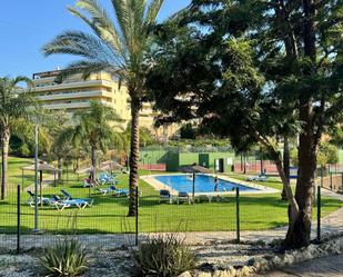 Vista exterior de Àtic en venda en Mijas amb Aire condicionat, Terrassa i Piscina