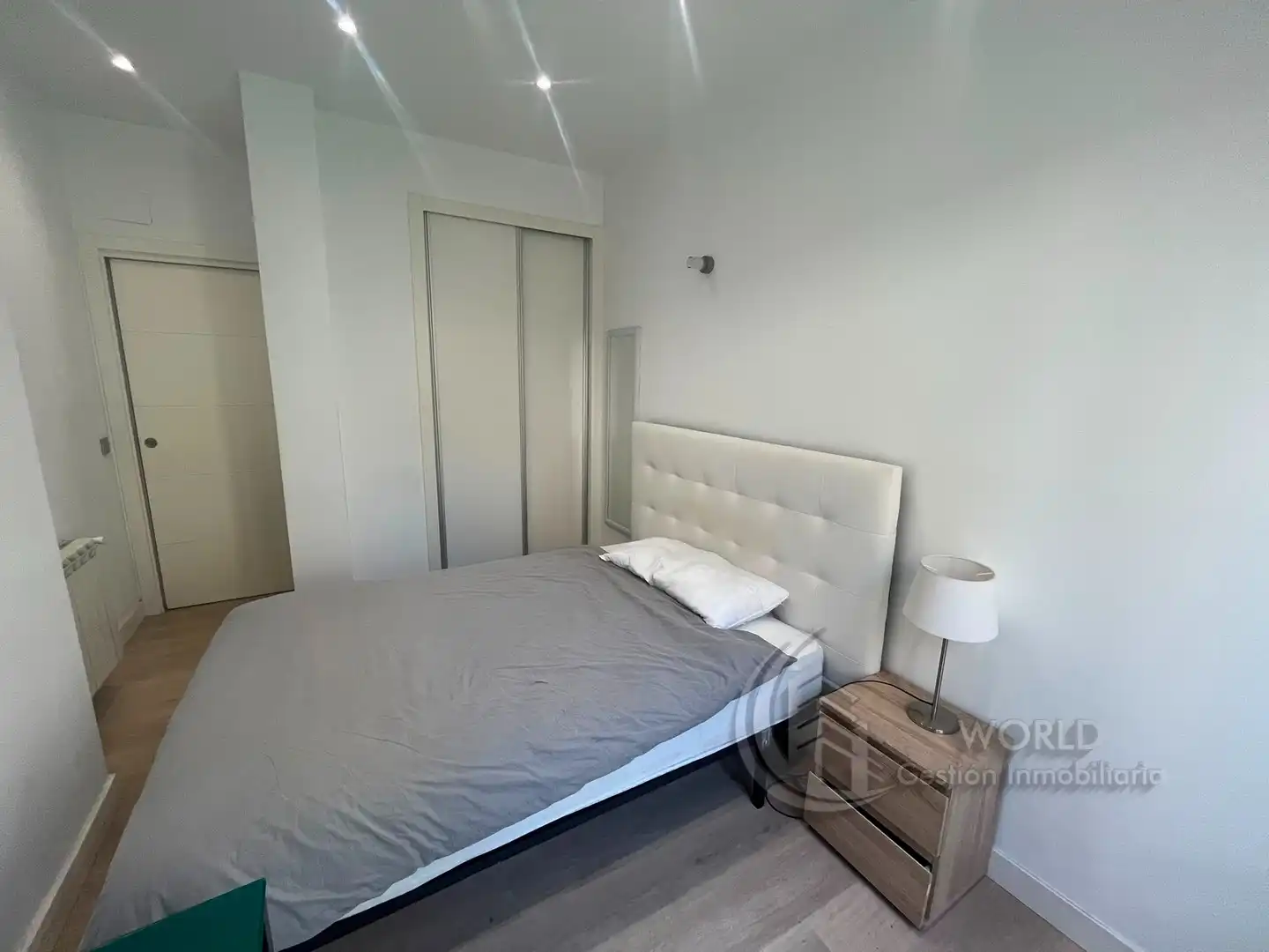 Bedroom of Flat for rent in Madrid  with Air Conditioner, Heating and Furnished