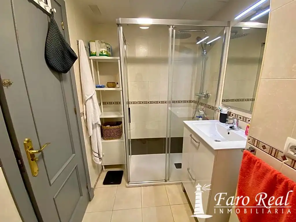 Baño de Apartamento de alquiler en Sanlúcar de Barrameda con Aire acondicionado, Terraza y Amueblado