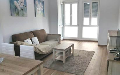 Living room of Apartment to rent in La Línea de la Concepción  with Air Conditioner and Balcony