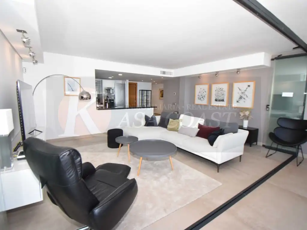 Sala d'estar de Àtic en venda en Benalmádena amb Aire condicionat, Jardí privat i Terrassa