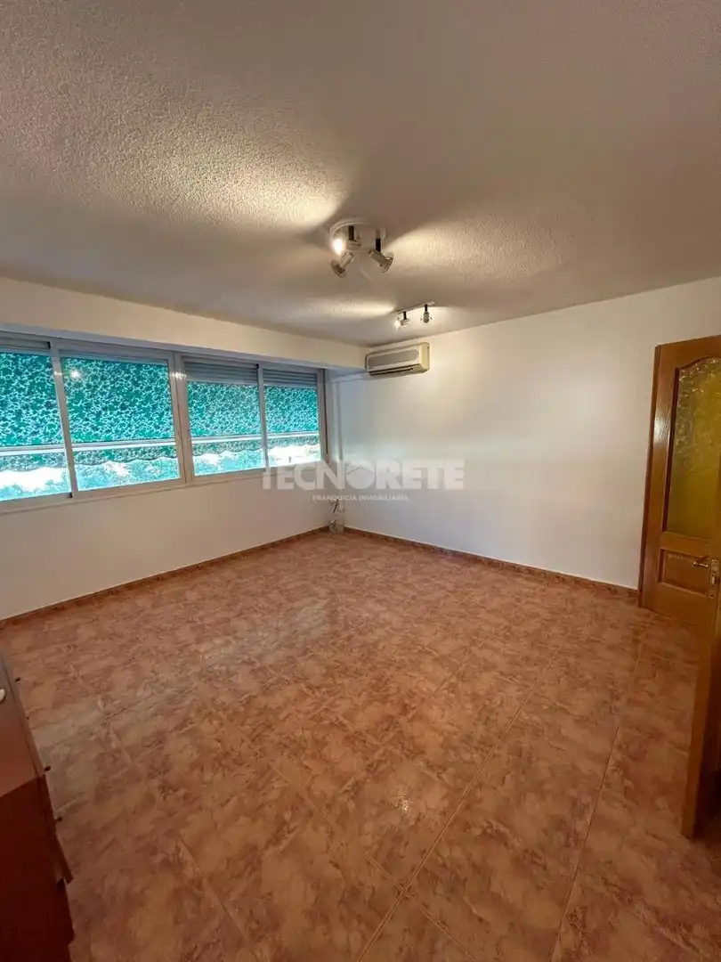 Habitación de Piso en venta en Madrid con Aire acondicionado y Balcón