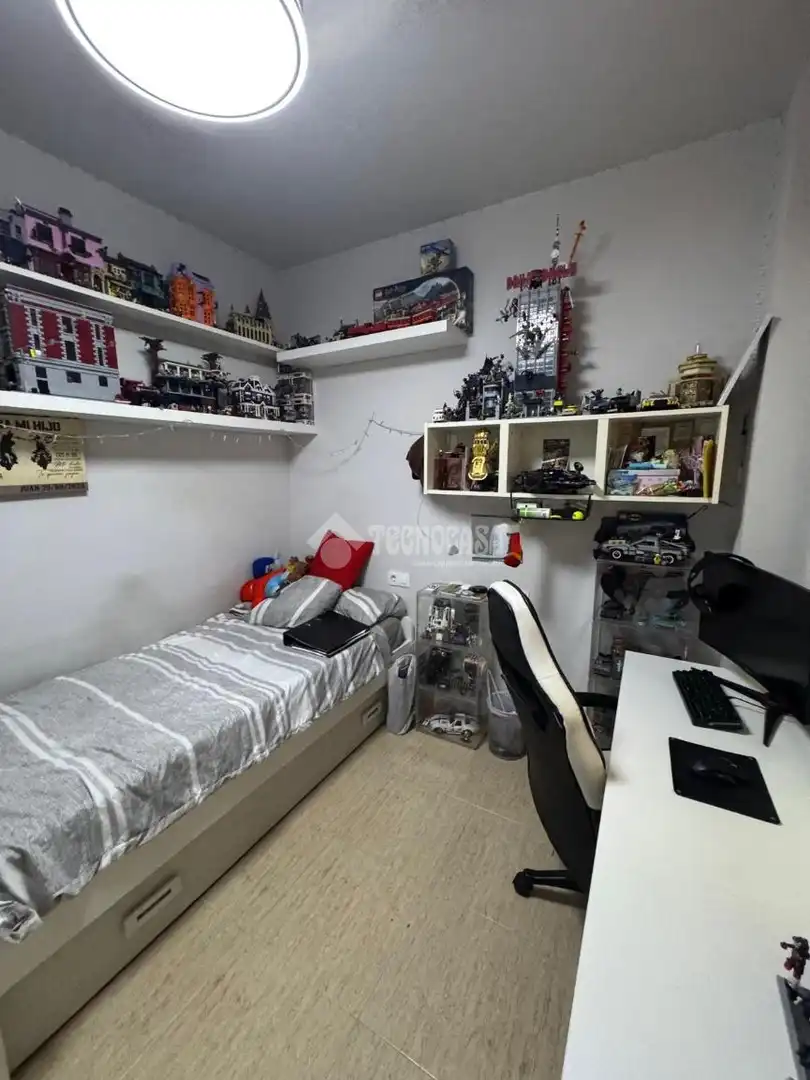 Habitación de Piso en venta en Cártama con Aire acondicionado, Amueblado y Piscina comunitaria