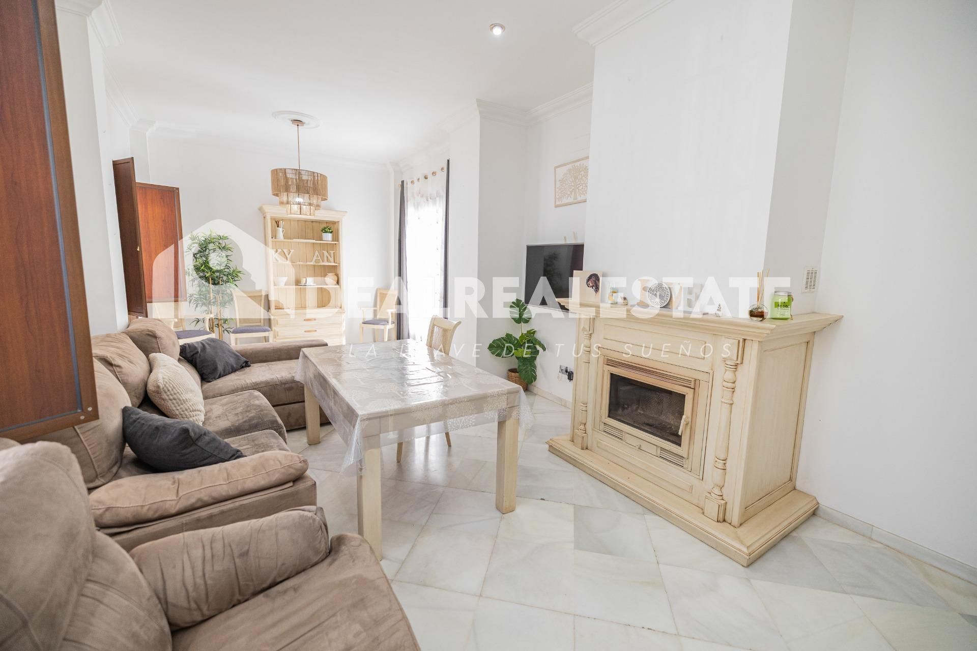 Sala de estar de Casa o chalet en venta en Alcalá del Río con Aire acondicionado, Calefacción y Jardín privado