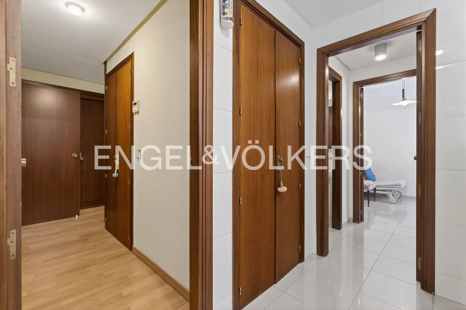 Flat for sale in Sevilla  with Air Conditioner, Heating and Balcony