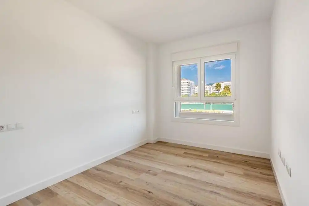 Bedroom of Apartments for rent in Marbella  with Air Conditioner, Terrace and Swimming Pool