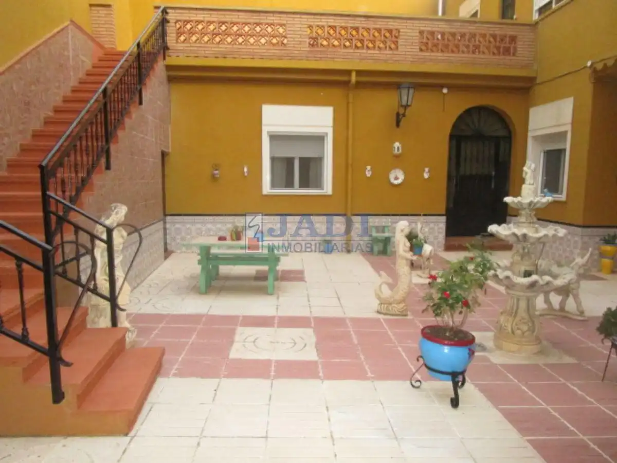 Casa con terrazza in vendita a Valdepeñas
