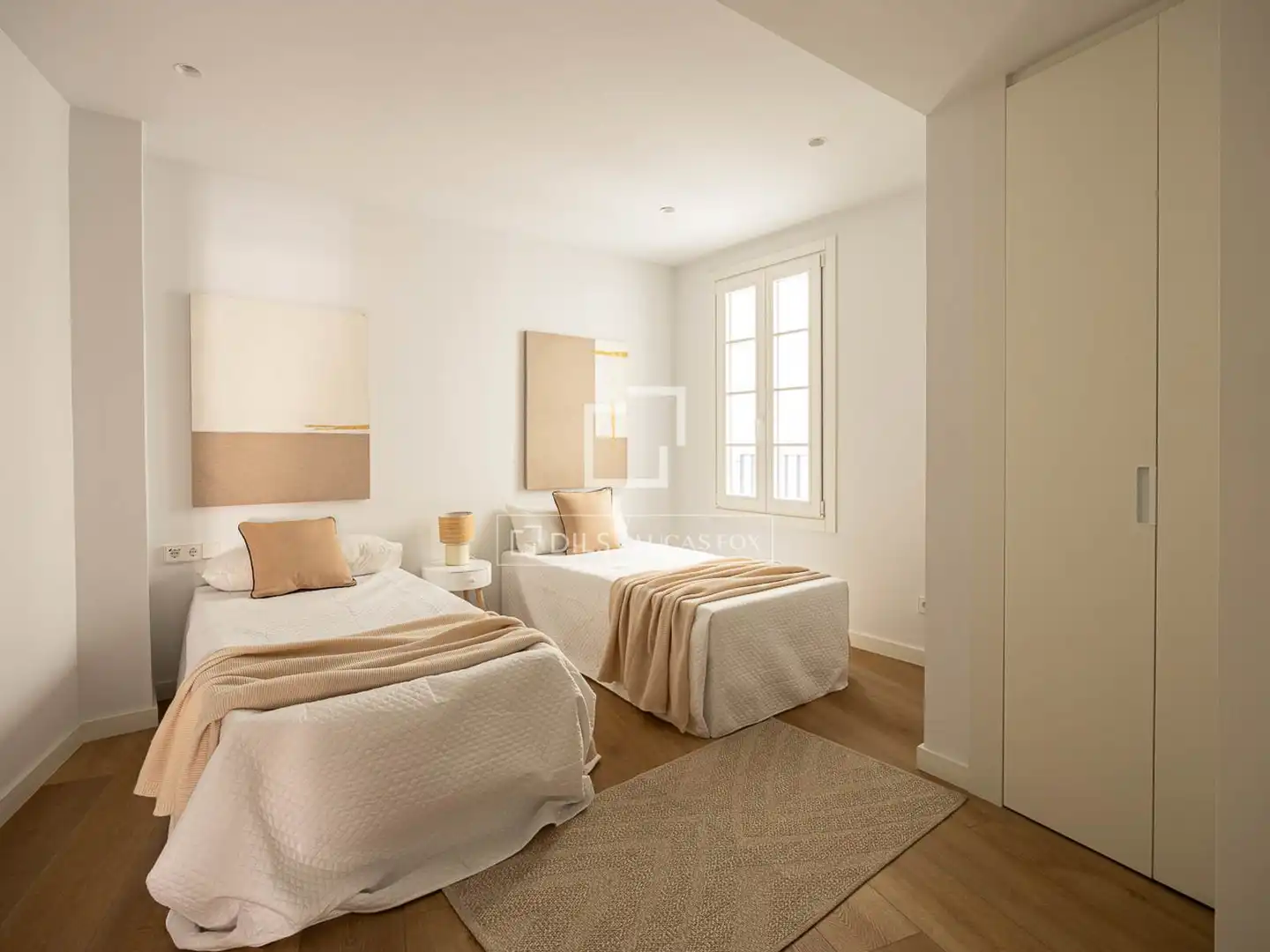 Schlafzimmer von Wohnung zum Verkauf in Barcelona mit Klimaanlage, Terrasse und Schwimmbad