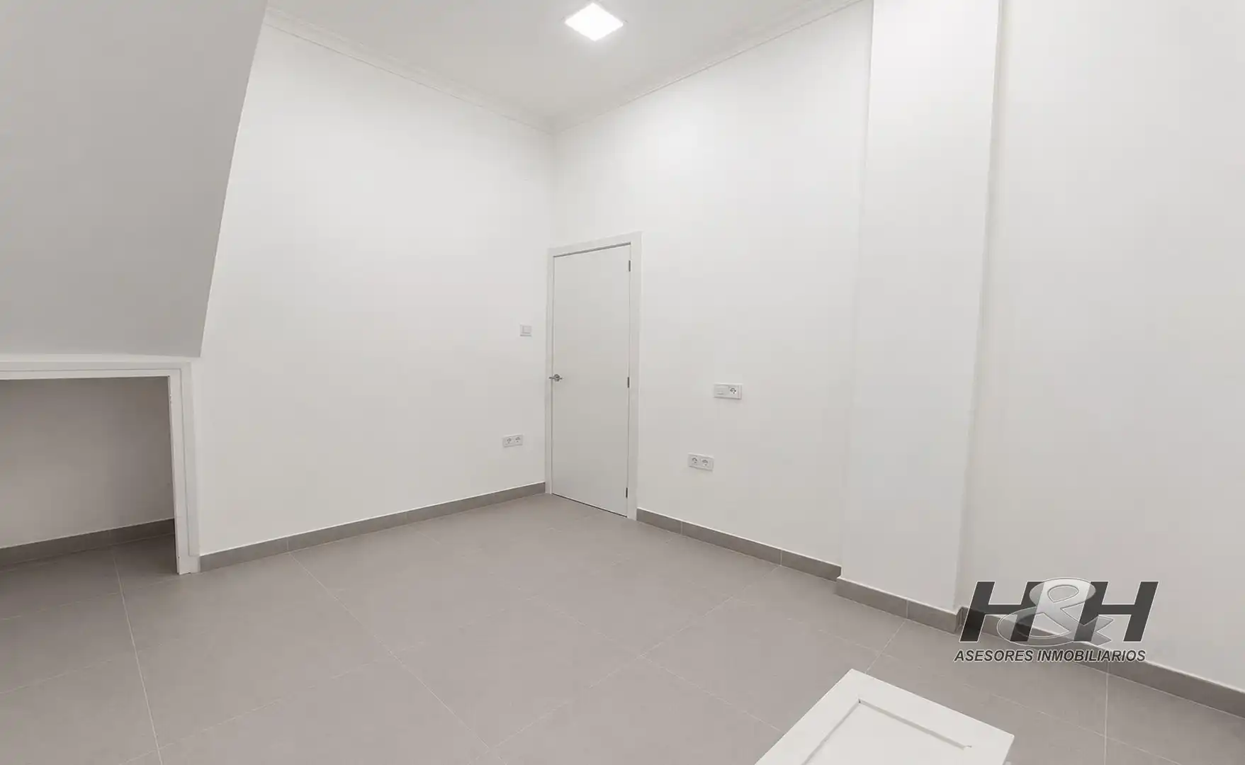 Ático de alquiler en Burjassot con Terraza, Trastero y Balcón
