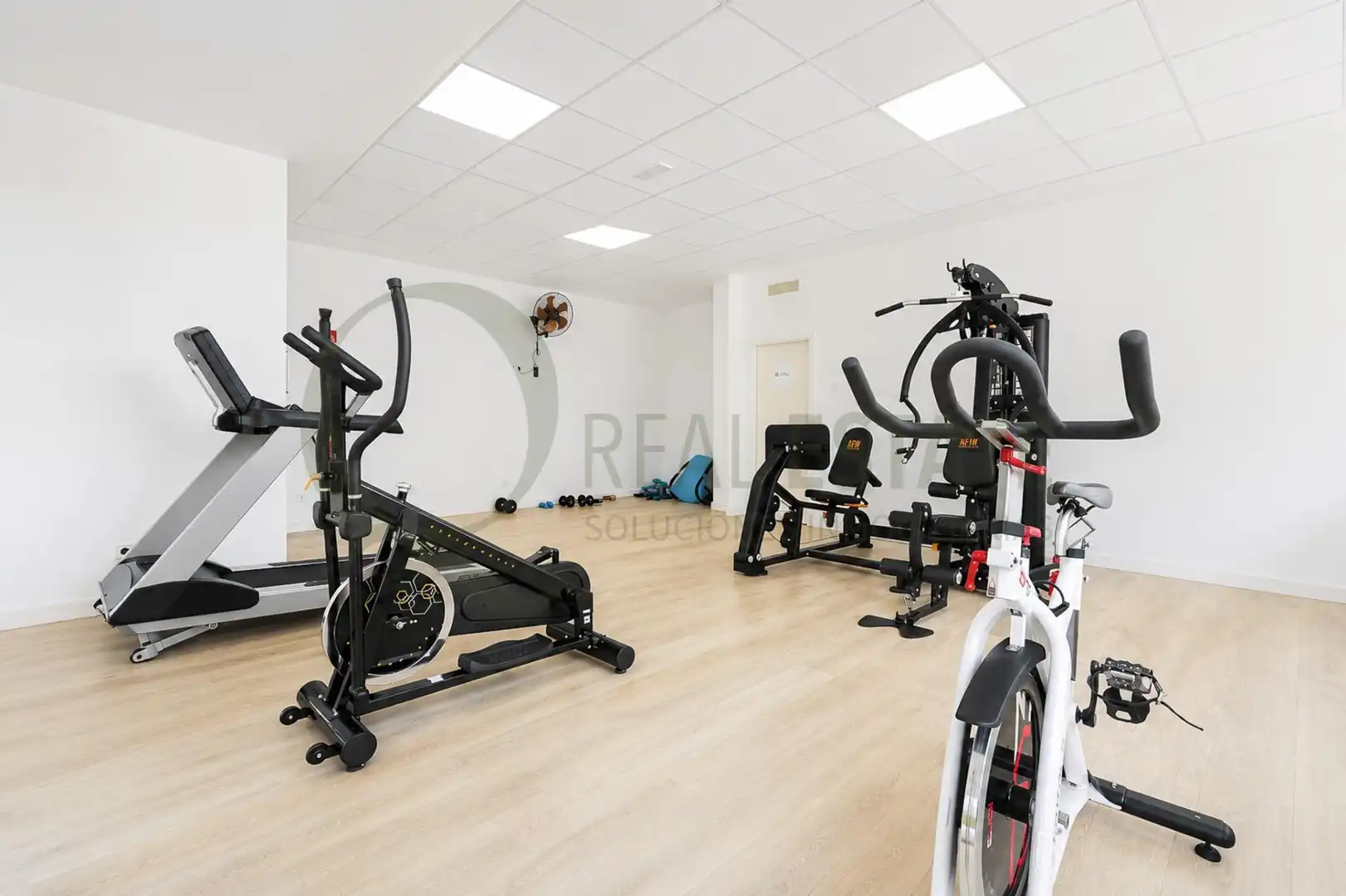 Ático en venta en Alicante / Alacant con Aire acondicionado, Calefacción y Jardín privado