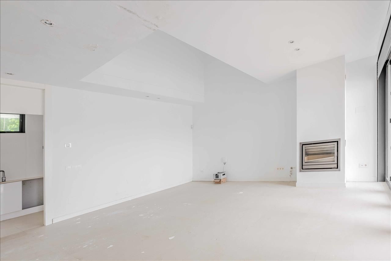 Casa adosada en venta en Sotogrande con Terraza, Trastero y Piscina