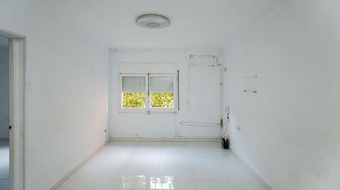 Foto 2 de Pis en venda a C/ Josep Bonaterra, Parc Bosc - Castell, Girona