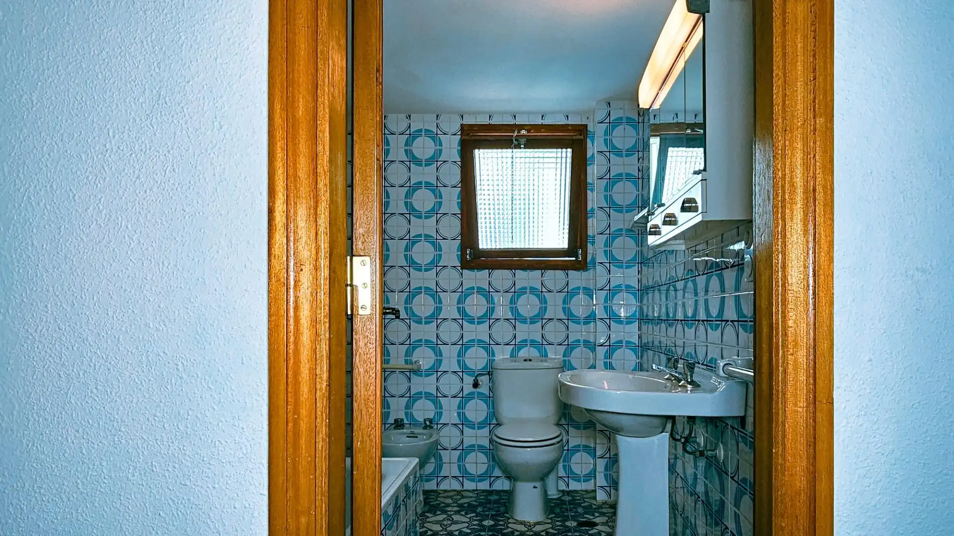 Bathroom of Flat for sale in Gandia  with Storage room and Balcony