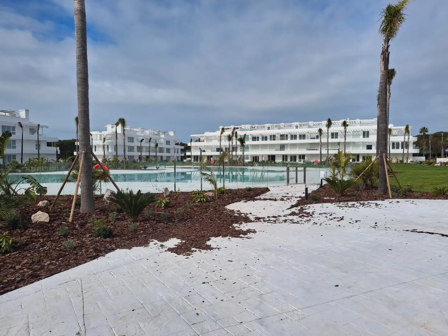 Piscina de Planta baja en venta en Chipiona con Aire acondicionado, Calefacción y Jardín privado
