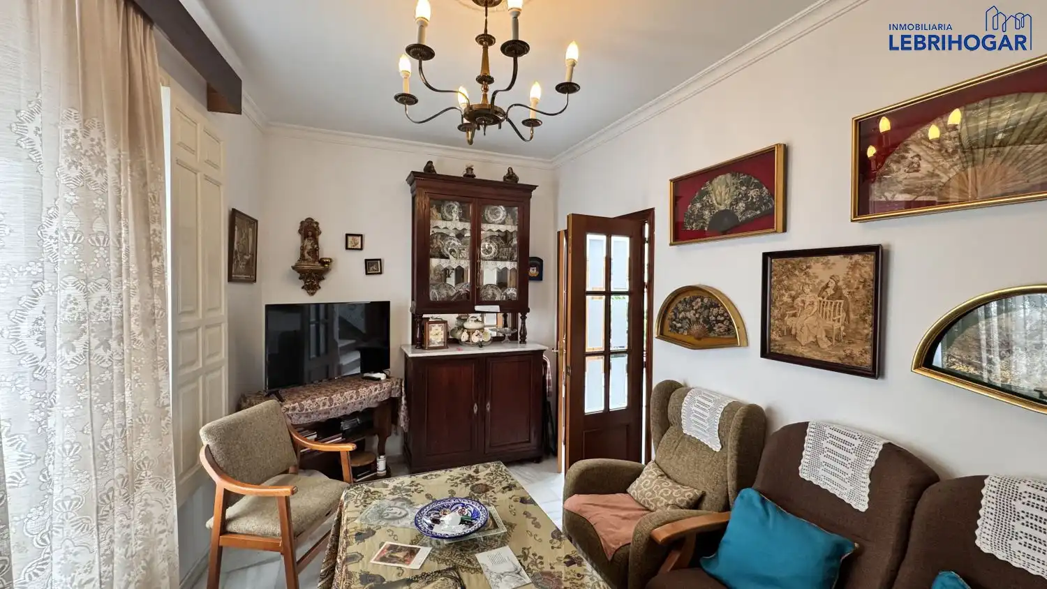 Sala de estar de Casa o chalet en venta en Lebrija con Calefacción, Trastero y Balcón