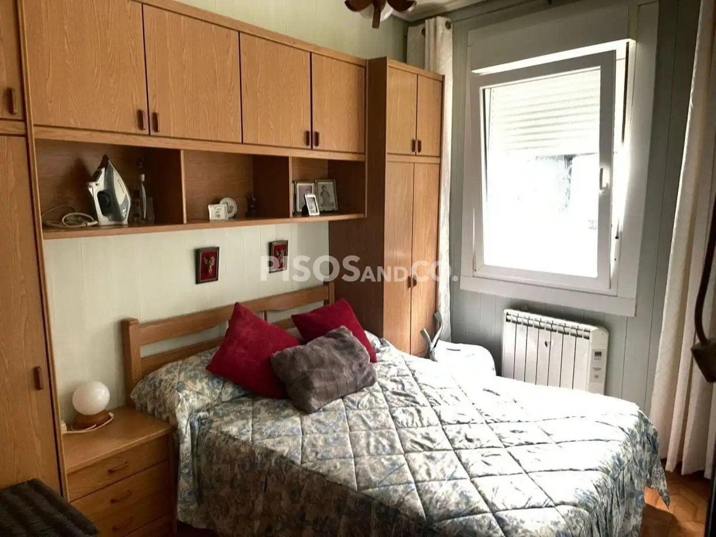 Dormitori de Casa o xalet en venda en A Coruña Capital  amb Calefacció i Moblat