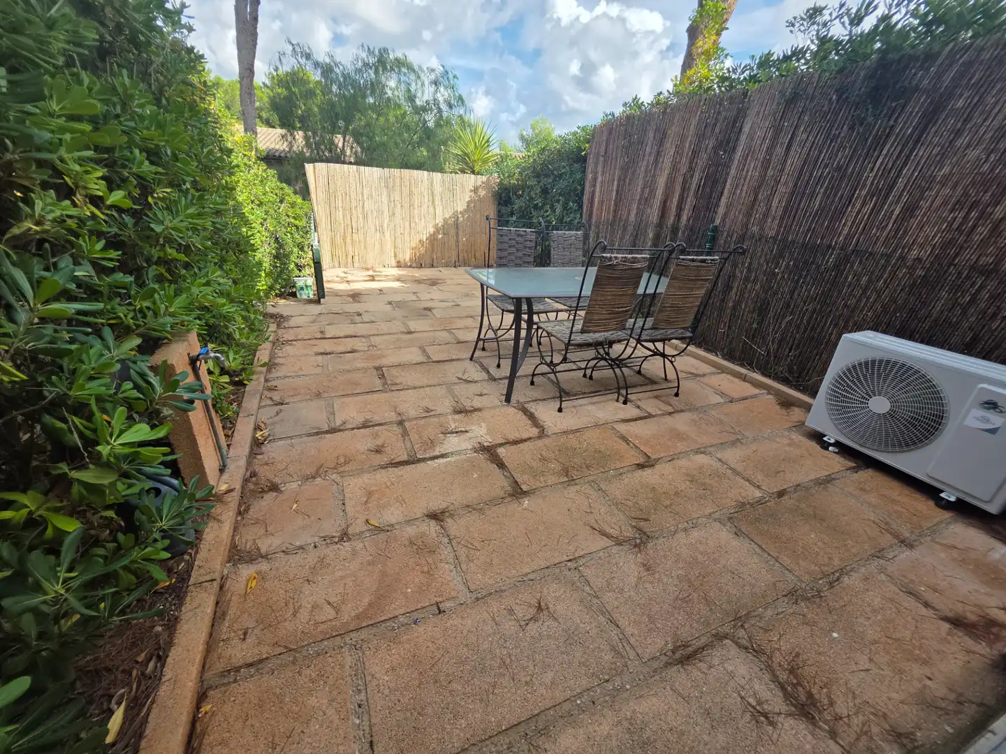 Terrasse von Einfamilien-Reihenhaus zum Verkauf in Calvià mit Klimaanlage, Heizung und Privatgarten