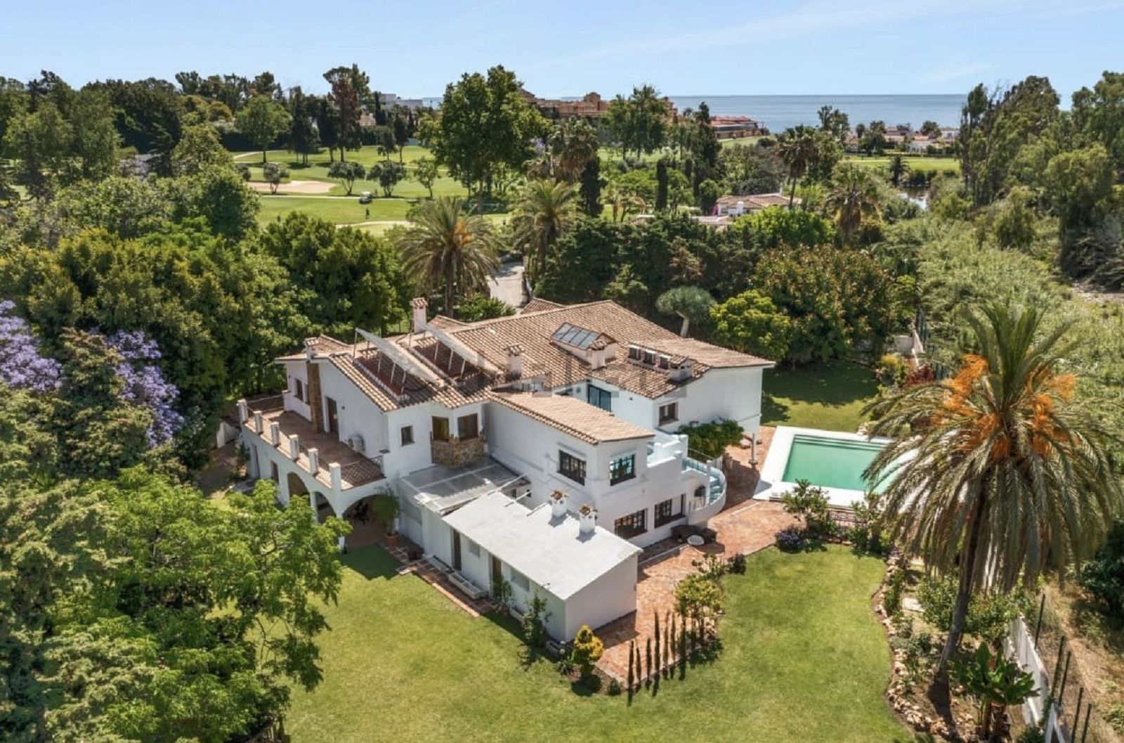 Vista exterior de Casa o chalet en venta en Marbella con Aire acondicionado y Piscina