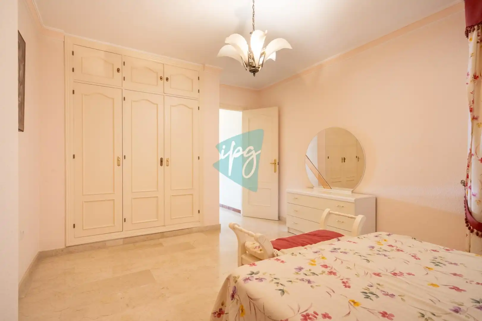 Habitación de Piso en venta en Estepona con Aire acondicionado, Terraza y Amueblado