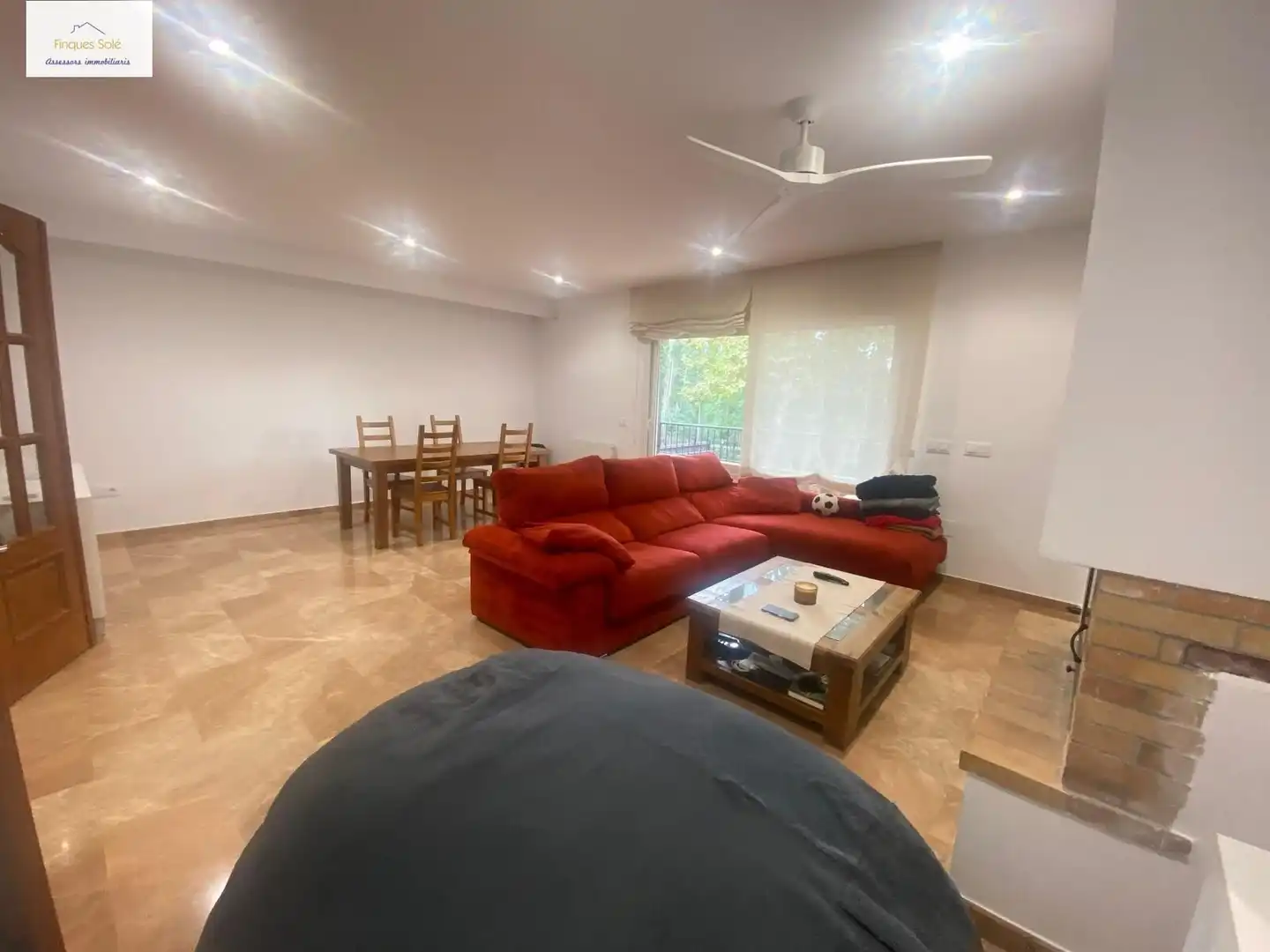 Casa pareada con terraza en venta en Nucli Urbà, imagen 2