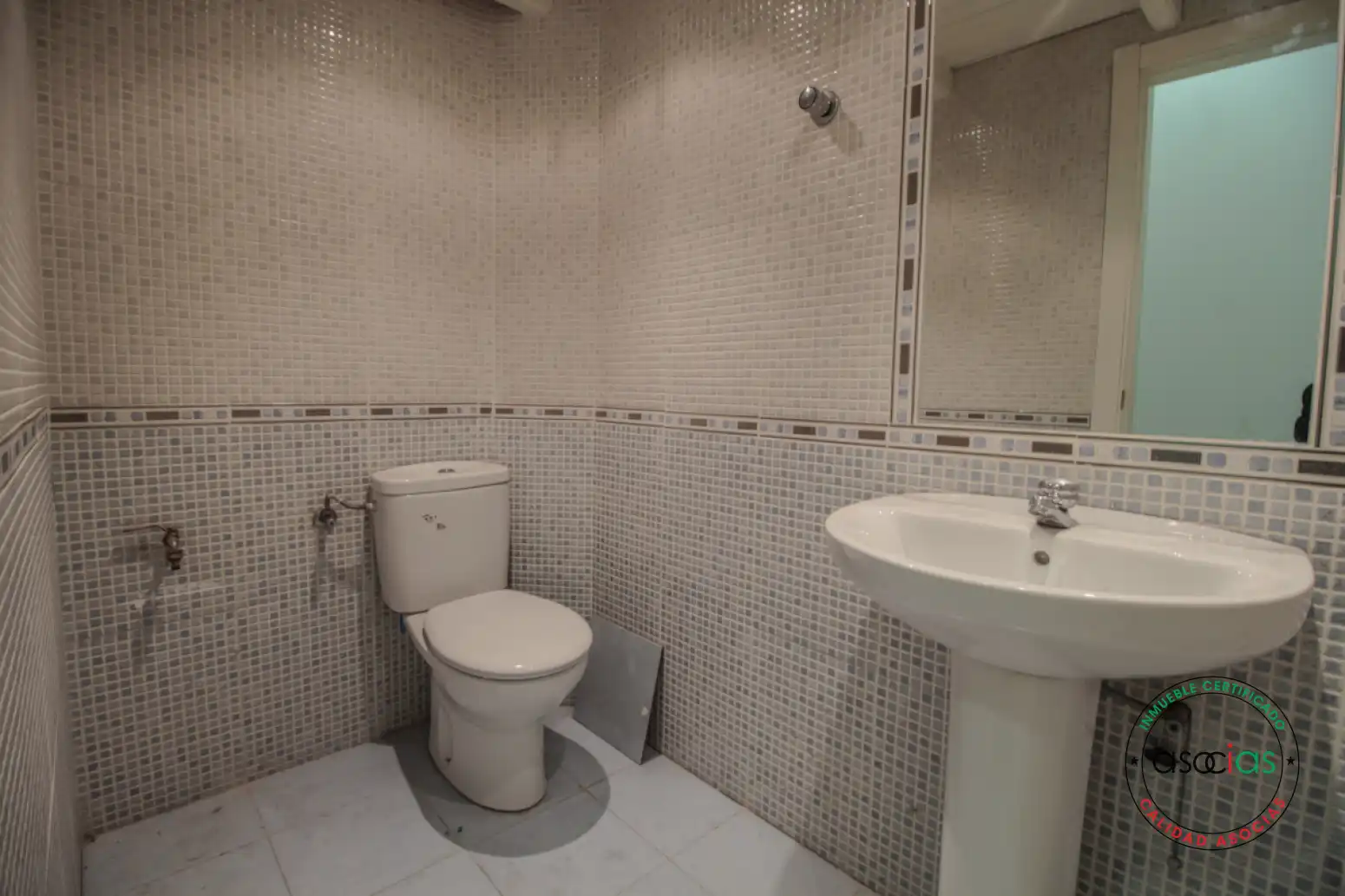 Baño de Local en venta en Gijón 