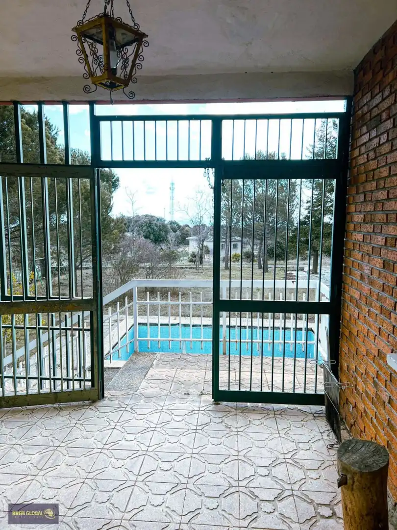 Piscina de Casa o xalet en venda en La Cabrera amb Jardí privat, Terrassa i Traster
