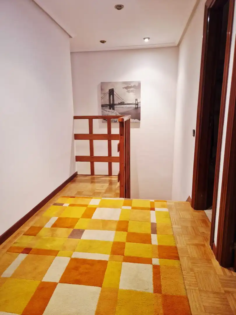 Piso en venta en Avilés con Calefacción, Parquet y Terraza
