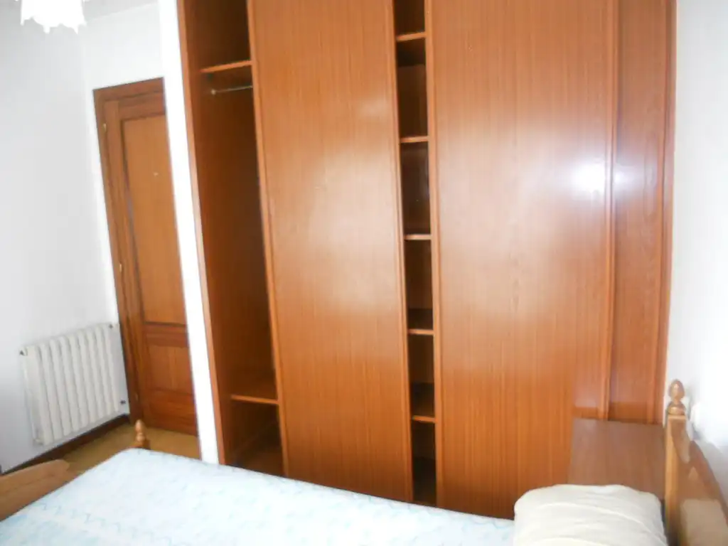 Habitación de Piso en venta en Ames con Calefacción, Trastero y Amueblado