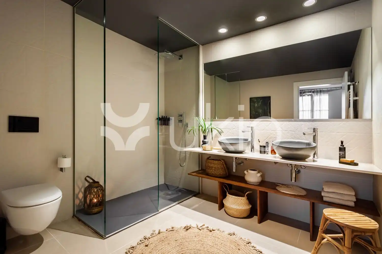 Baño de Apartamento de alquiler en Barcelona con Aire acondicionado, Calefacción y Amueblado
