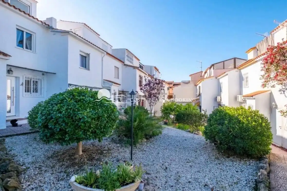 Vista exterior de Casa o xalet en venda en L'Albir