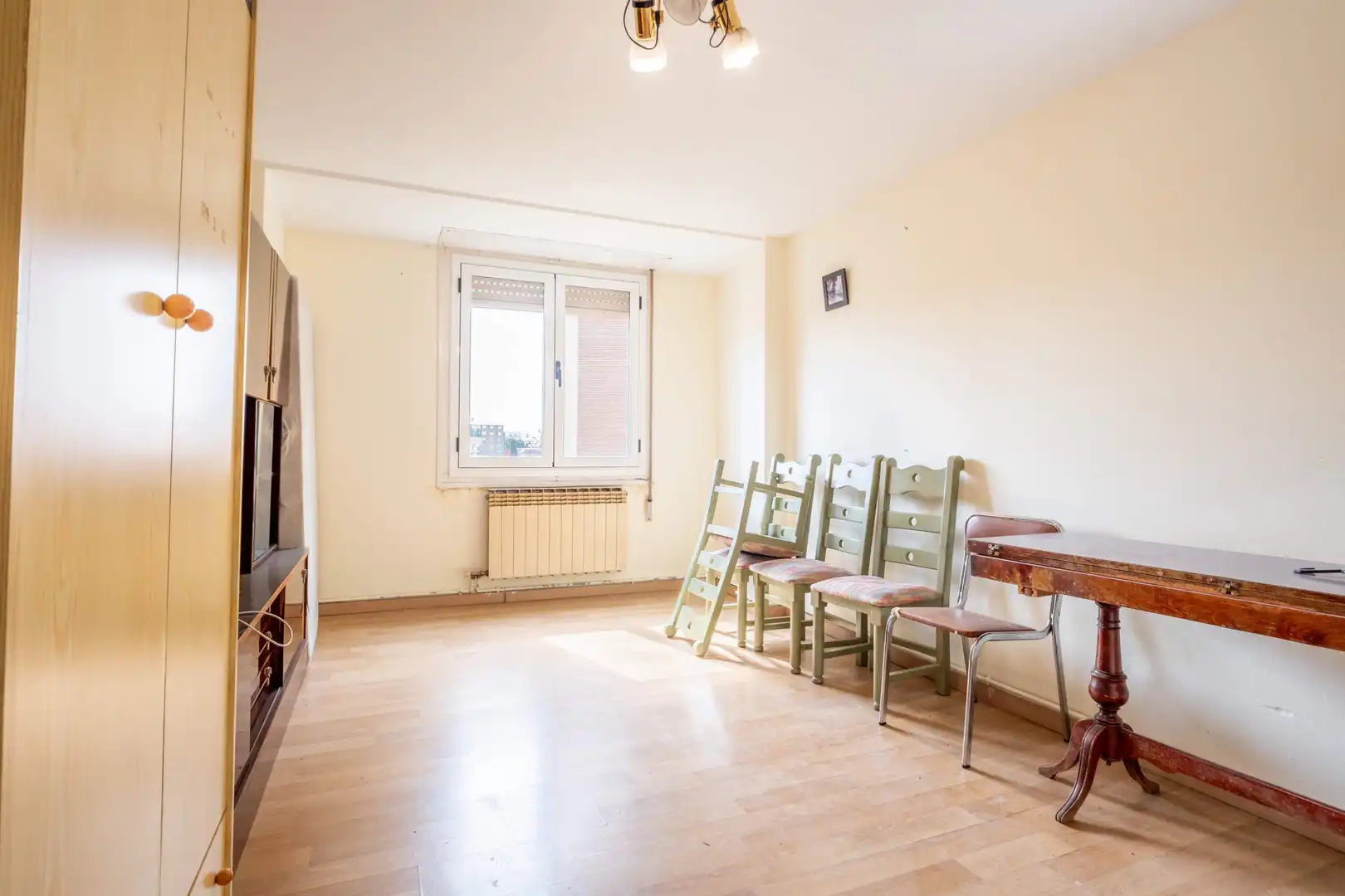 Sala de estar de Piso en venta en Zaragoza con Calefacción y Parquet