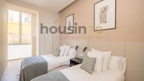 Bedroom of Flat for sale in  Madrid Capital  with Air Conditioner