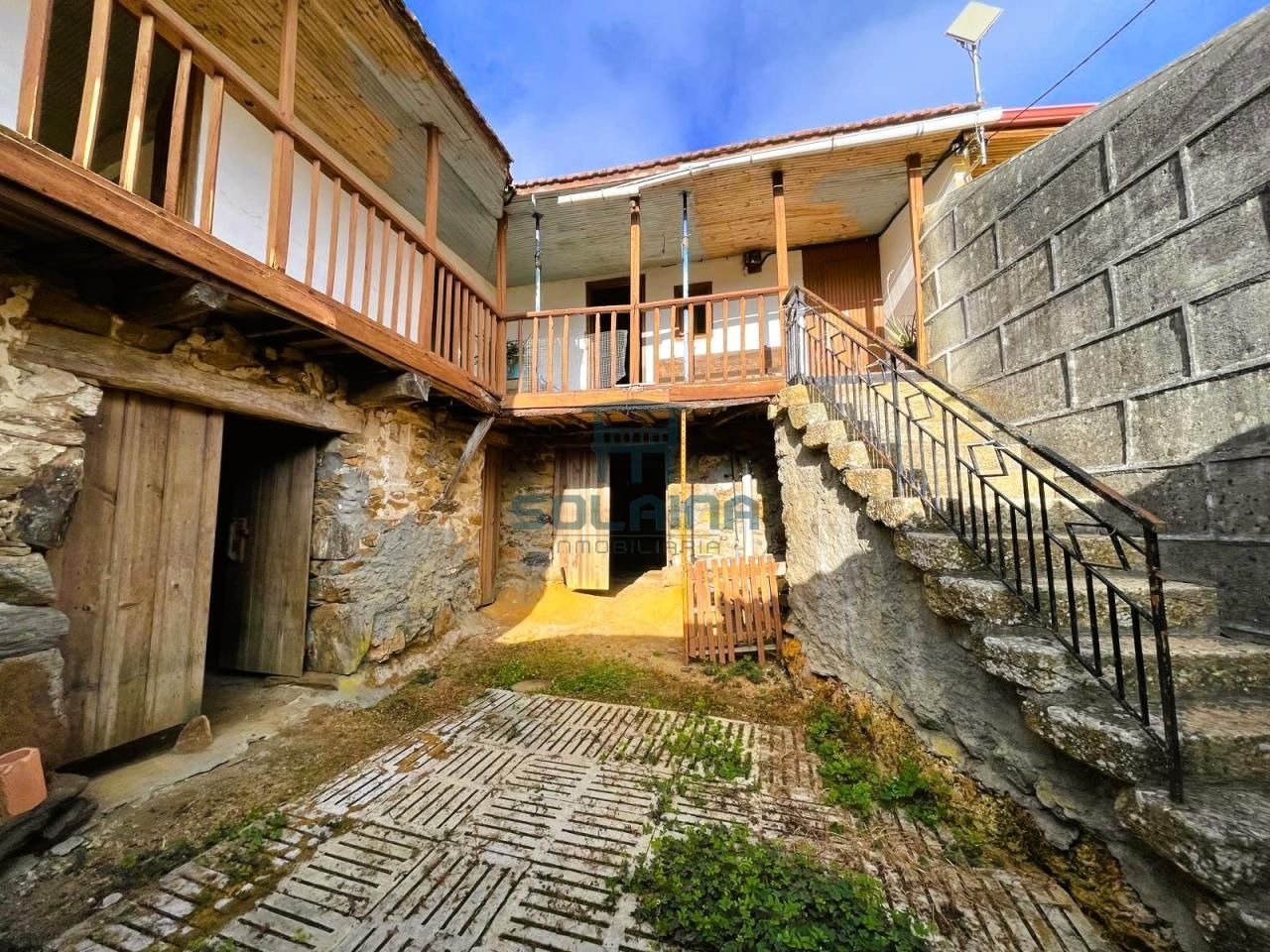 Außenansicht von Country house zum verkauf in Cartelle mit Privatgarten und Balkon