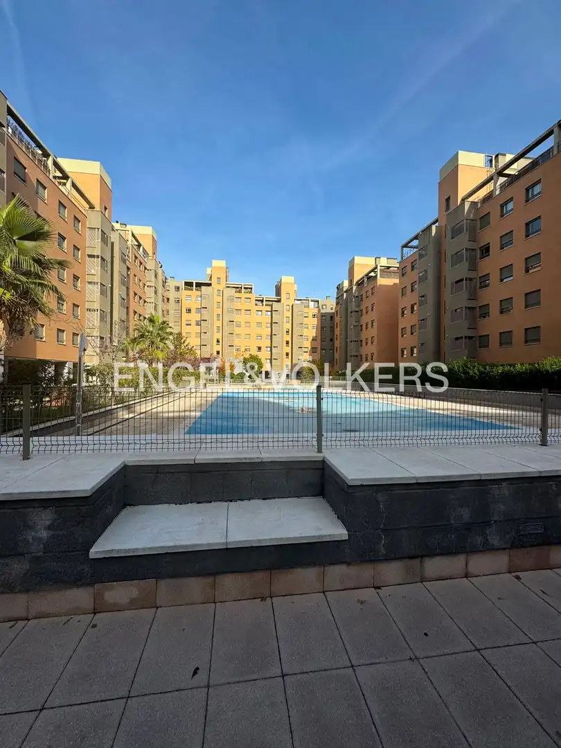 Swimming pool of Flat for rent in Madrid  with Heating, Parquet flooring and Swimming Pool