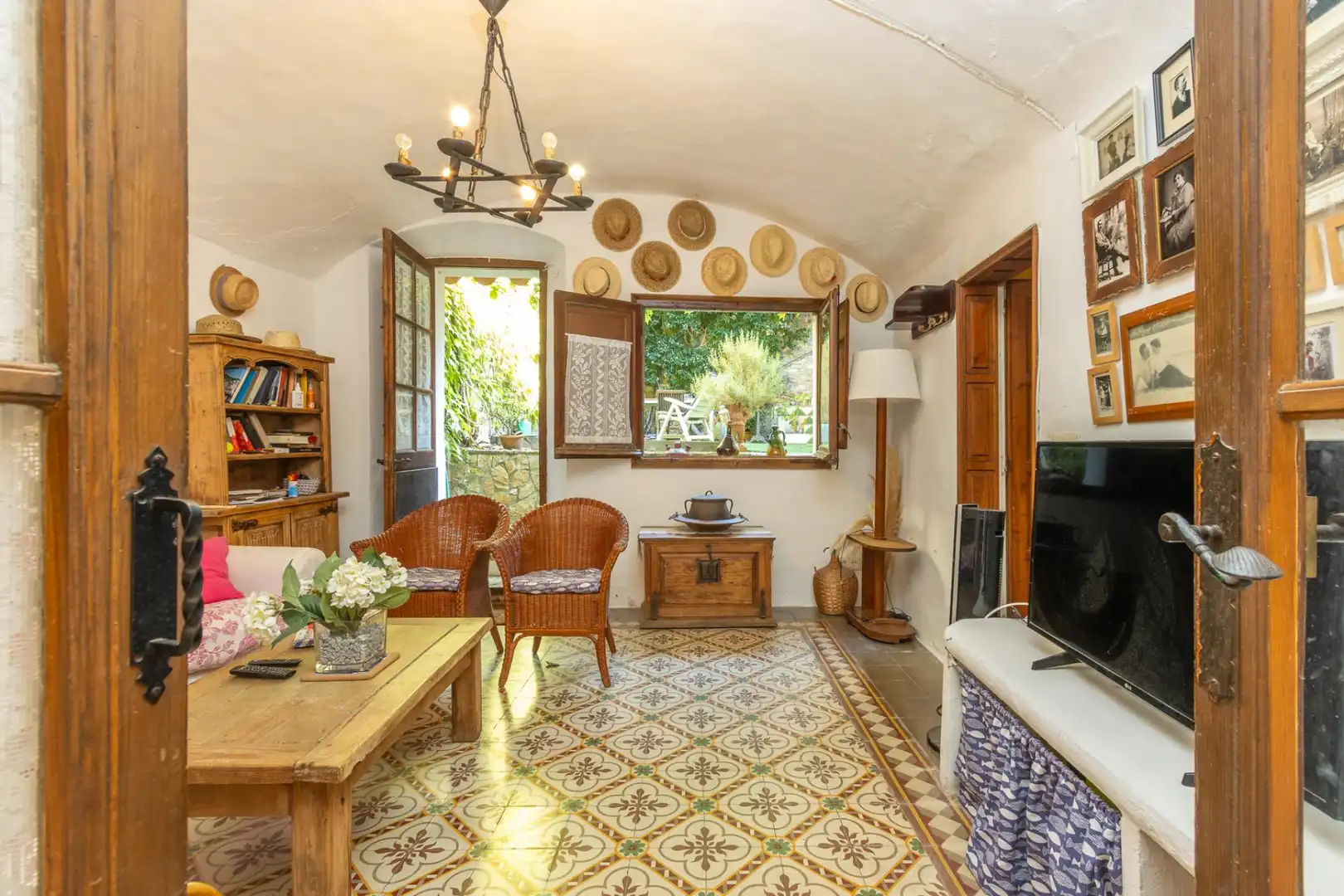 Living room of Country homes for sale in Begur  with Heating, Private garden and Terrace