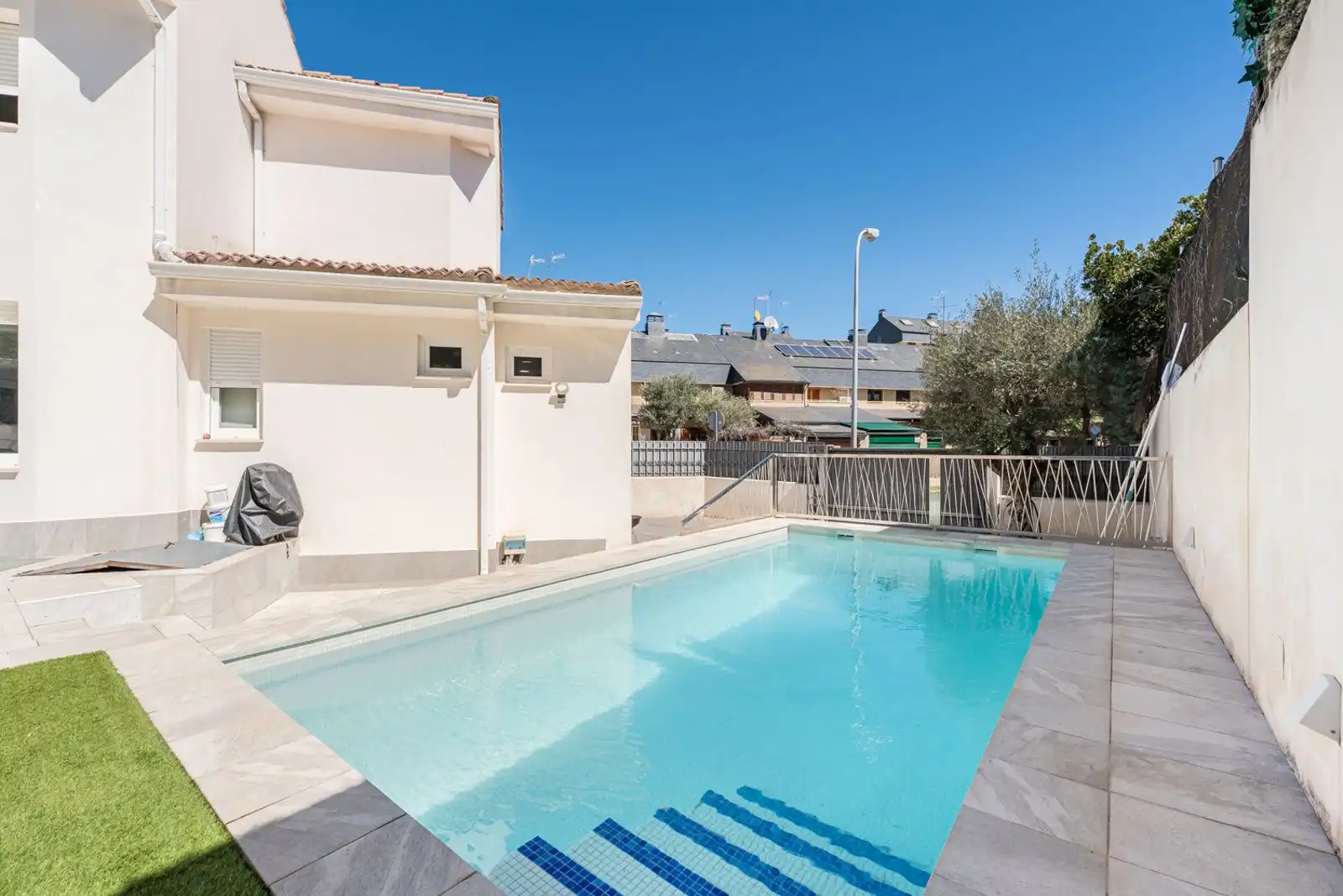 Piscina de Casa o xalet de lloguer en Pozuelo de Alarcón