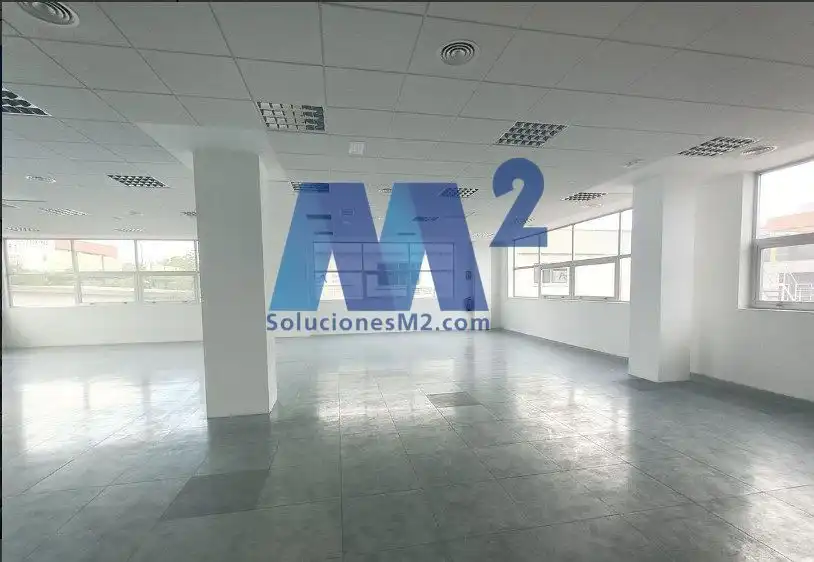Oficina de lloguer a Valportillo Primera, imagen 2