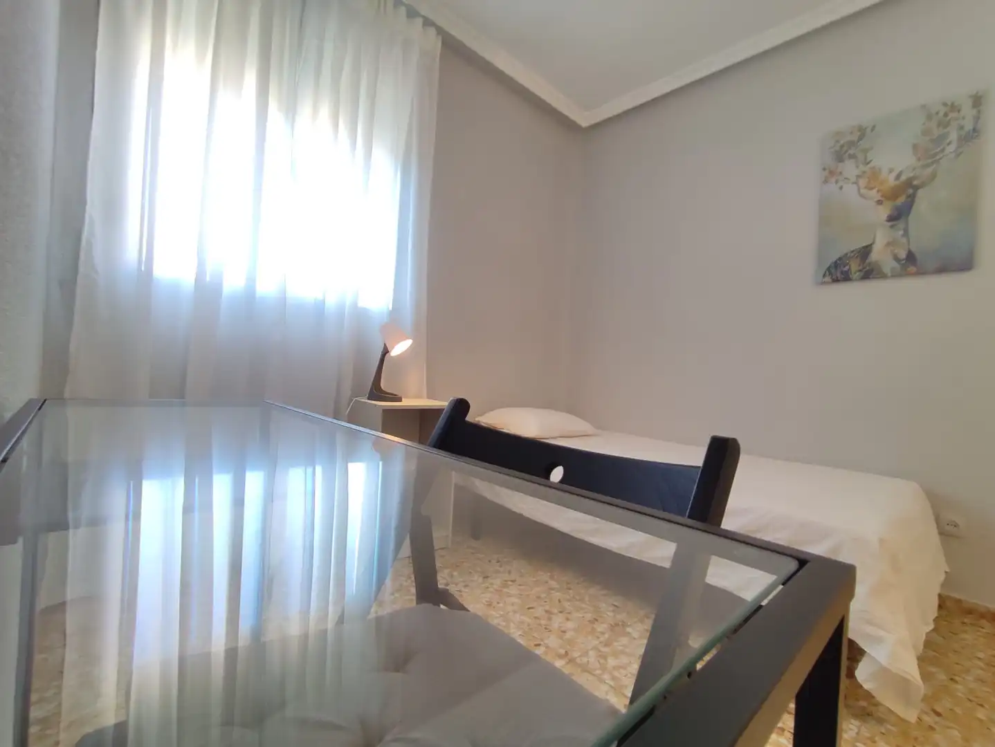 Room in Plaza de Corpus Barga, 7, Palomeras Bajas